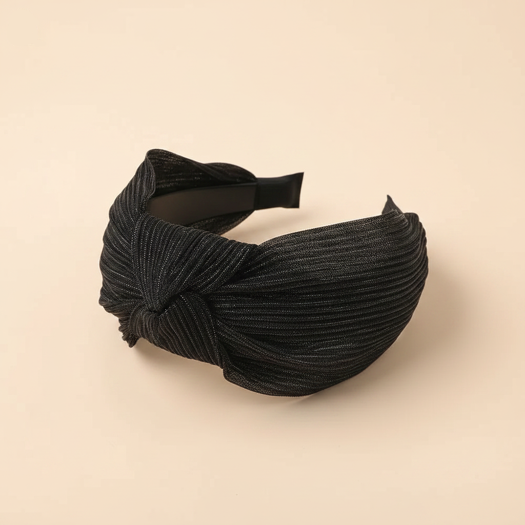 Serre Tête Plissé Femme Tissu Noir — Packshot fond beige — Les Jolies Têtes