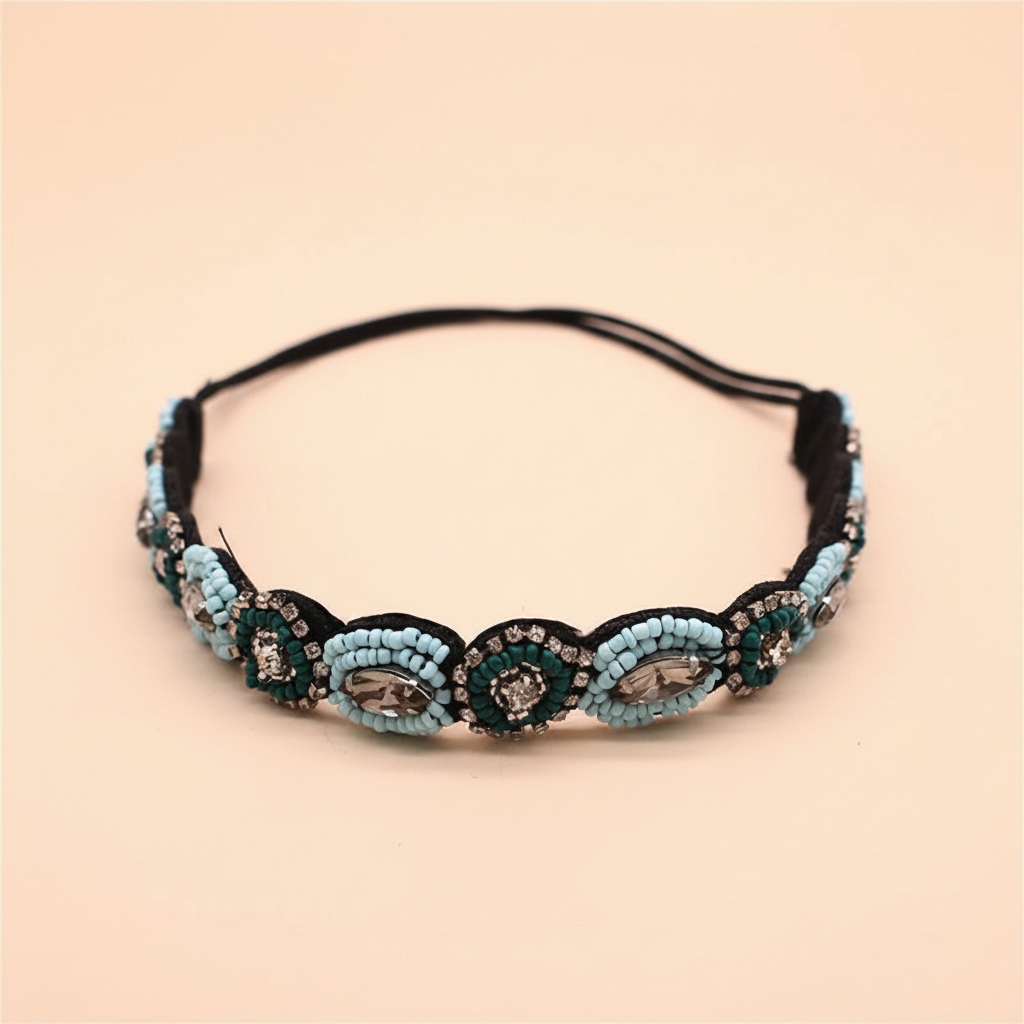 Bandeau Cheveux Bijou Femme Perles et Strass Turquoise, Vert et Argent Rosaces — Packshot fond beige — Les Jolies Têtes