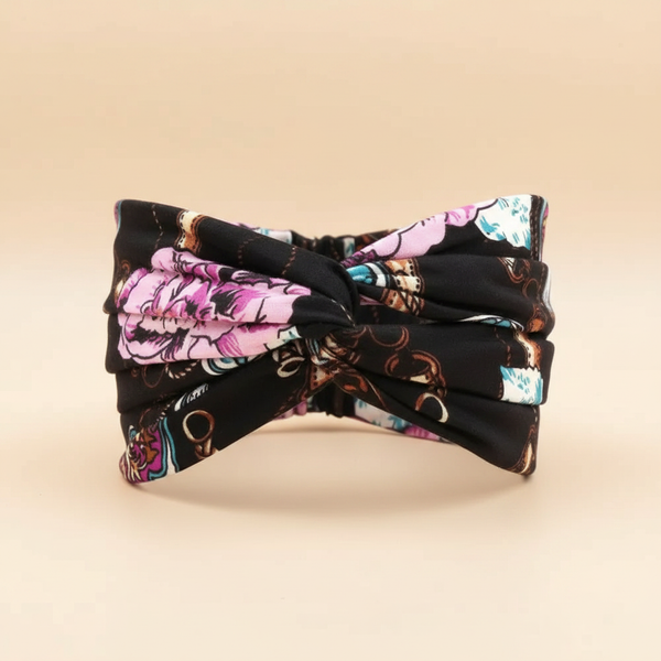 Bandeau Cheveux CroisĂ© Femme Tissu ImprimĂ© Floral Baroque Noir Rose â Packshot fond beige â Les Jolies TĂȘtes