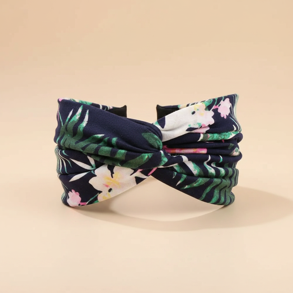 Bandeau Cheveux Croisé Femme Tissu Imprimé Tropical Bleu Marine — Packshot fond beige — Les Jolies Têtes