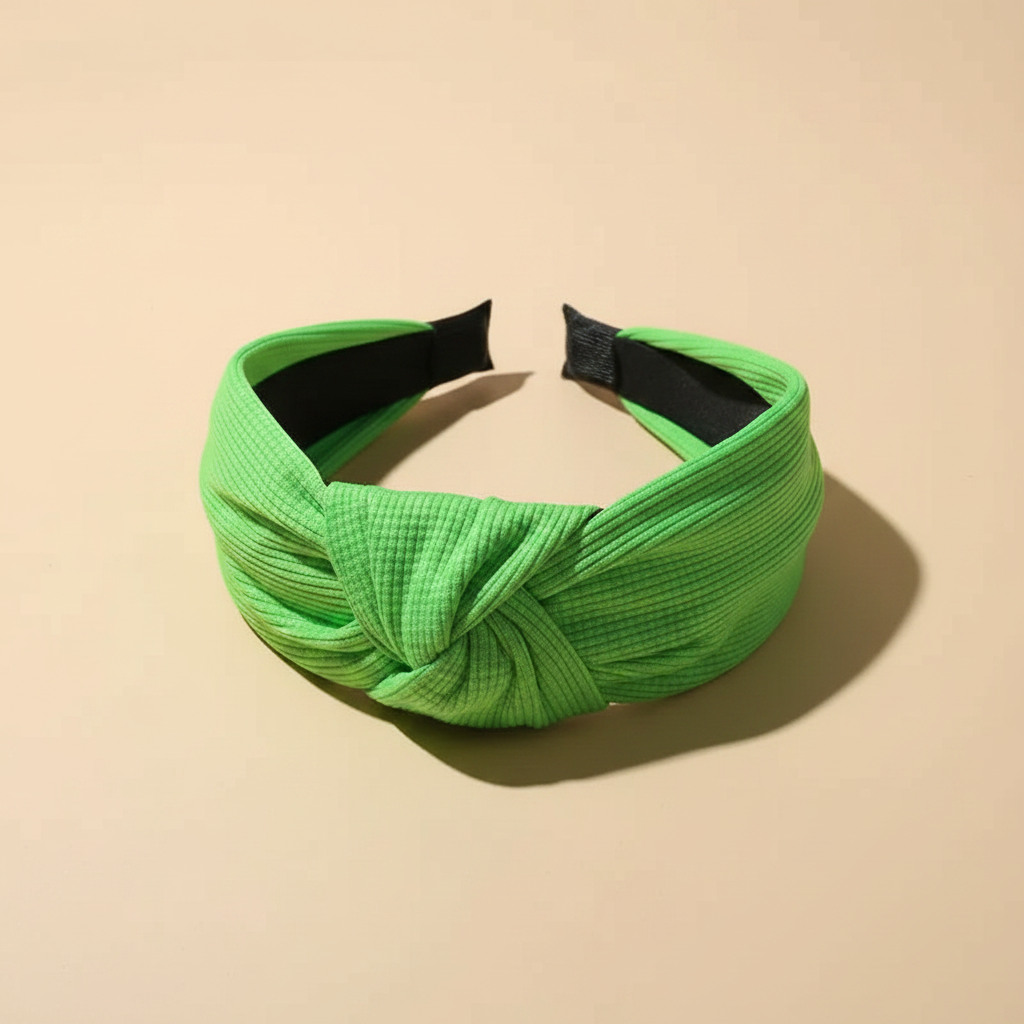 Serre Tête Nœud Femme Tissu Vert — Packshot fond beige — Les Jolies Têtes