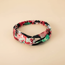 Bandeau Cheveux Croisé Femme Tissu Noir Fleuri Rouge Vert — Packshot fond beige — Les Jolies Têtes