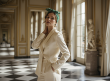 Bandeau Cheveux Bandana Femme Tissu Vert et Blanc — Modèle — éditorial — Les Jolies Têtes