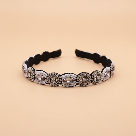 Bandeau Cheveux Bijou Femme Perles et Strass Argent Rosaces — Packshot fond beige — Les Jolies Têtes