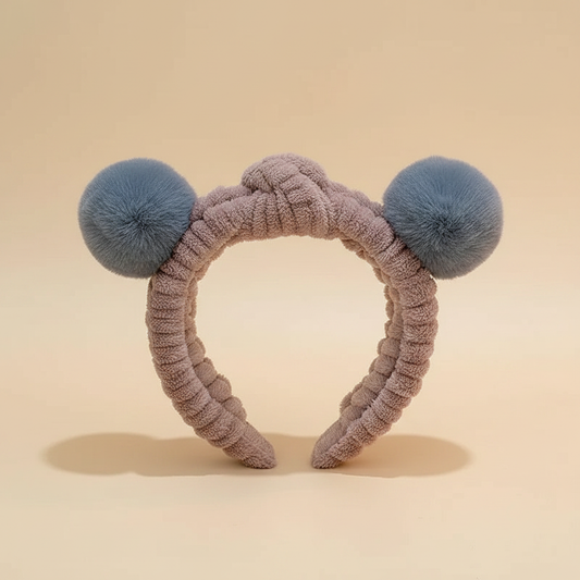 Bandeau Maquillage Pompons Femme Peluche Taupe et Bleu Gris — Packshot fond beige — Les Jolies Têtes