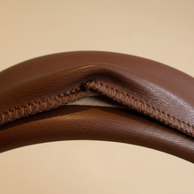 Serre-tête Classique Femme Cuir Marron — détail matière
