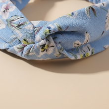 Bandeau Cheveux Croisé Femme Tissu Bleu Ciel Fleuri — détail matière
