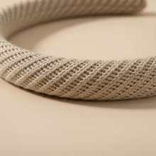 Serre-tête Fin Femme Texturé Beige — détail matière