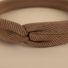 Serre-Tête Fin Femme Tissu Texturé Camel — détail matière