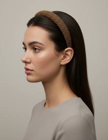 Serre-tête Fin Femme Texturé Camel — porté de profil