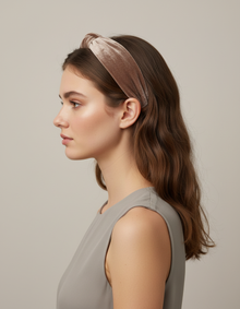 Bandeau Perruque Ajustable Femme Velours Marron Clair — Porté de profil
