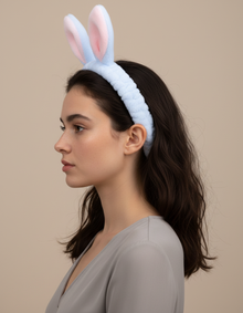 Bandeau Soin Visage Lapin Femme  Bleu Ciel — porté de profil