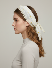 Bandeau Femme Tissu Dentelle Blanc Pollen — porté de profil