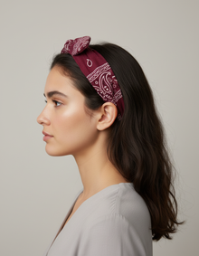 Bandeau Cheveux Bandana Femme Tissu Bordeaux Blanc — porté de profil