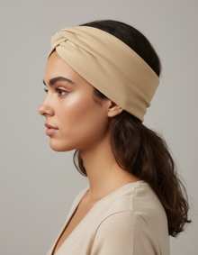 Bandeau Turban Femme Crème Sableuse — porté de profil
