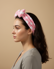 Bandeau Nœud Spa Femme Peluche Rose Clair à Pois Blanc — Porté de profil