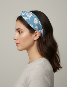 Bandeau Cheveux Fleurs Femme Tissu Bleu Jean Blanc Rose — Porté de profil