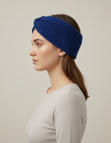 Bandeau Twist Femme Laine Polyester Bleu Roi — porté de profil