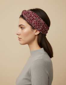 Bandeau Cheveux Bandana Torsadé Femme Tissu Bordeaux — porté de profil