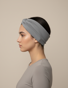 Bandeau Cheveux Uni Femme Tissu Gris — porté de profil