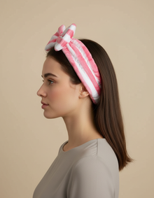 Bandeau Nœud Femme Peluche Rayé Lavande et Blanc — porté de profil