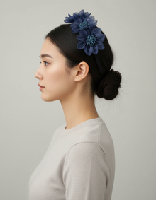 Bandeau Magique Trio Fleur Femme Organza Bleu Ardoise — Porté de profil