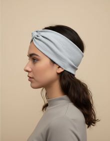 Bandeau Turban Femme Tissu Extensible Gris Cendré Clair — Porté de profil