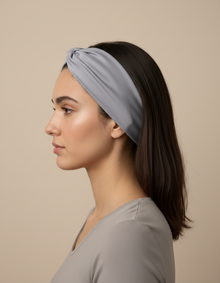 Bandeau Cheveux Torsadé Femme Jersey Gris Perle — porté de profil