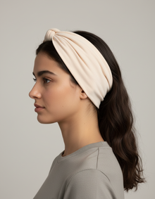 Bandeau Cheveux Large Uni Femme Ivoire — porté de profil