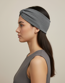 Bandeau Croisé Femme Tissu Gris Anthracite — porté de profil