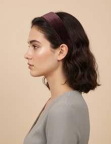 Bandeau Perruque Ajustable Femme Velours Marron — porté de profil