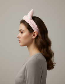 Bandeau Spa Cerf Peluche Rose — porté de profil